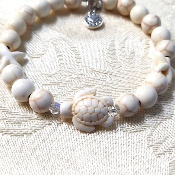 Turtle Memory Wire Bracelet! - Picture 3 of 3